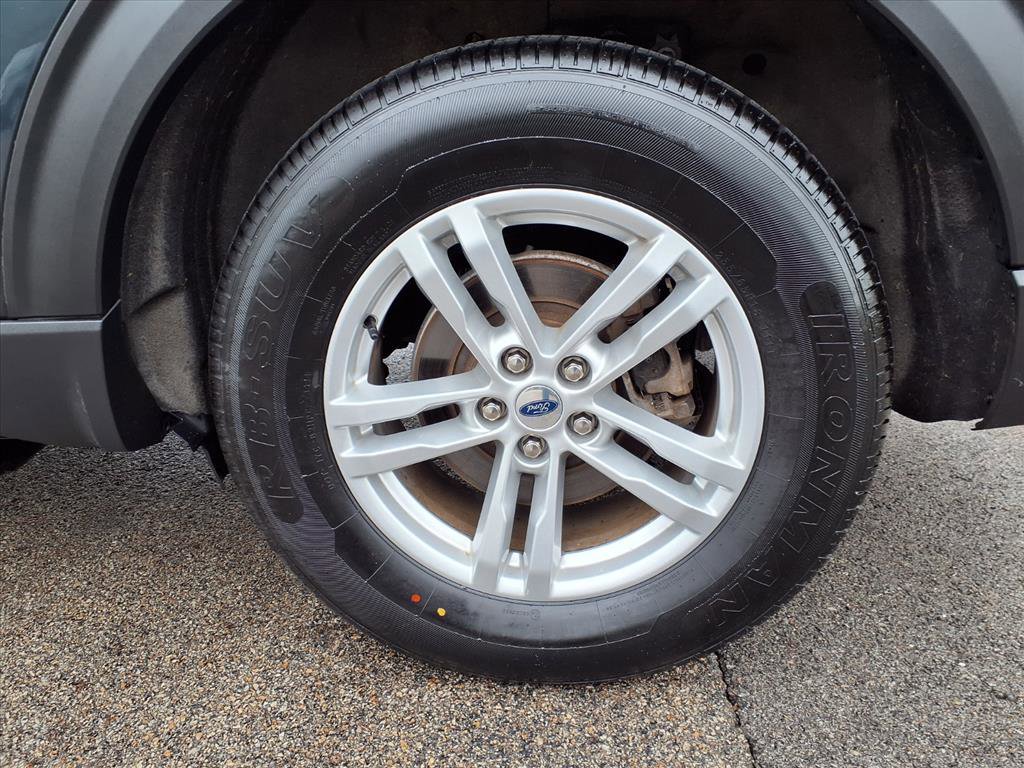 Certified 2022 Ford Explorer XLT w/ Equipment Group 202A image 7