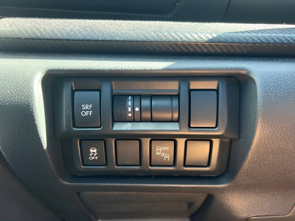 Used 2018 Subaru Crosstrek 2.0i Premium w/ Eyesight System AWD/4WD image 24