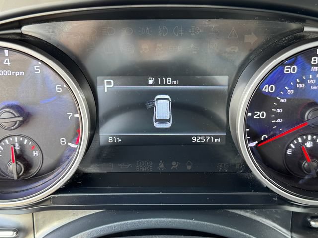 Used 2022 Kia Carnival LX FWD image 25