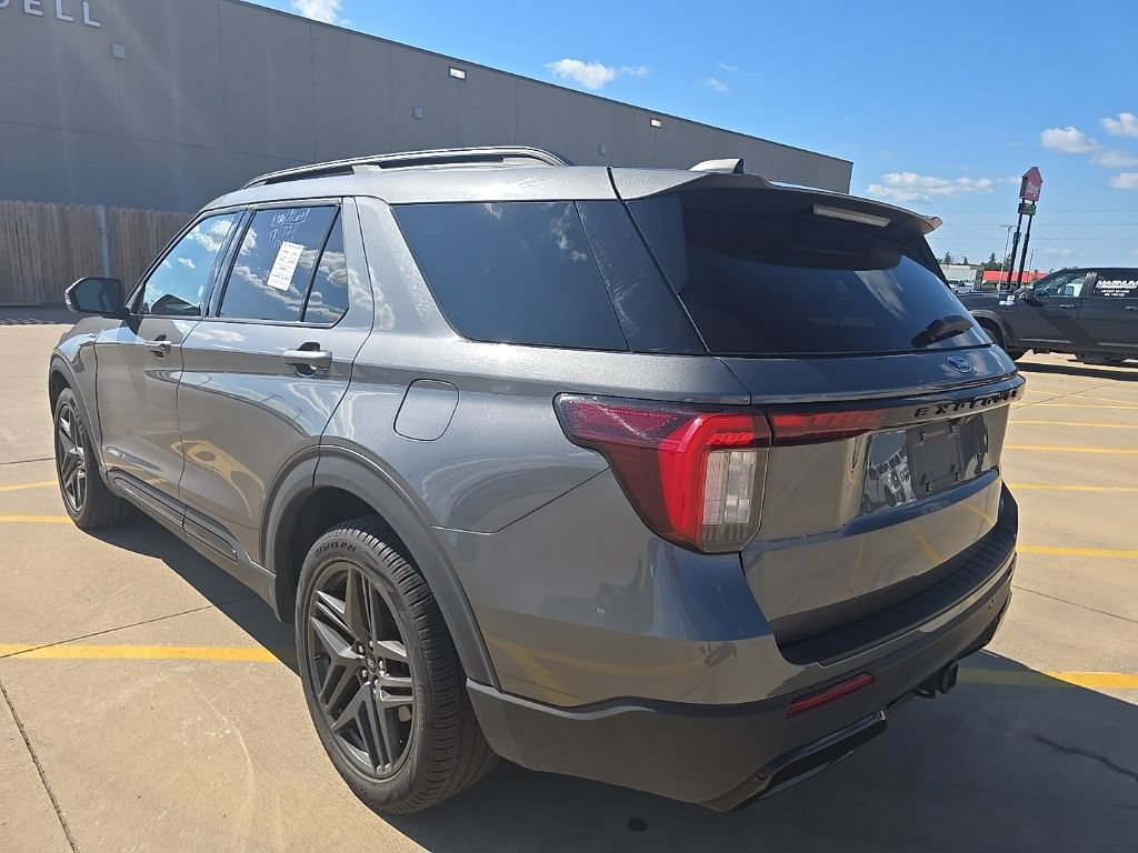 Certified 2025 Ford Explorer ST-Line w/ ST-Line Street Pack AWD/4WD image 7