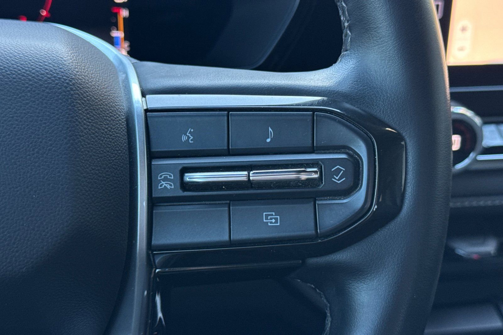 Used 2023 Chevrolet Colorado LT w/ LT Convenience Package image 27