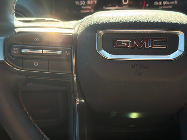 Used 2025 GMC Yukon AT4 w/ AT4 Premium Package AWD/4WD image 32