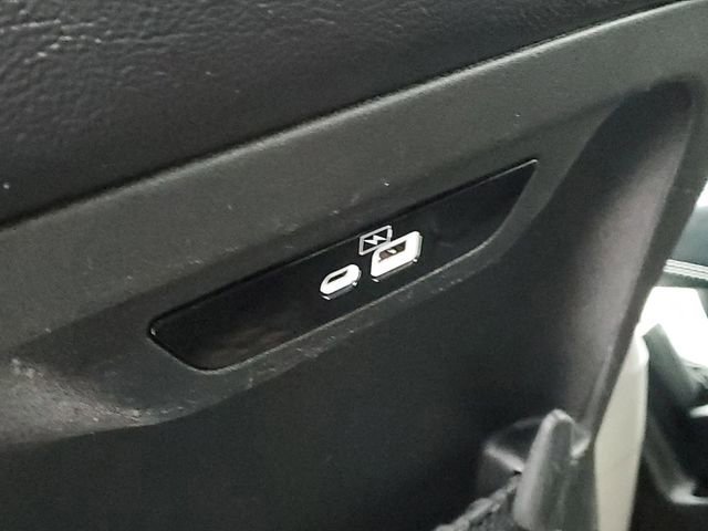 Used 2022 Chrysler Pacifica Touring-L image 27