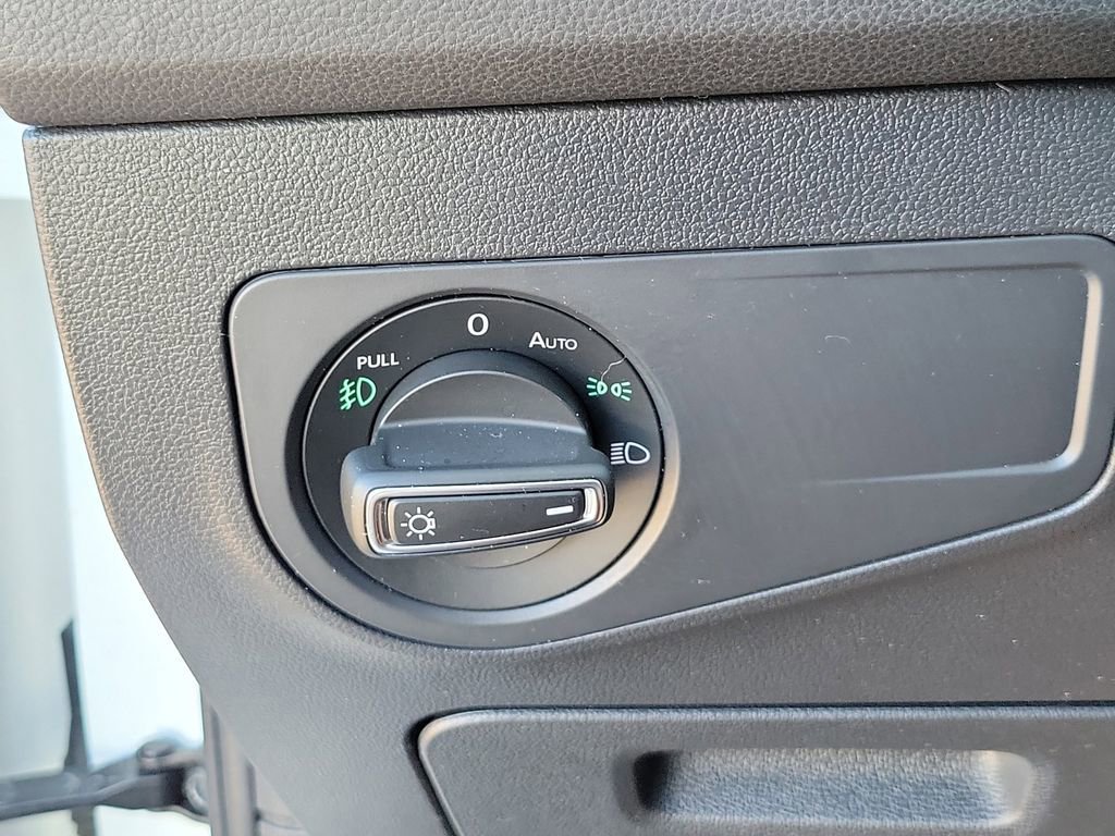 Used 2019 Volkswagen Tiguan SEL Premium image 25