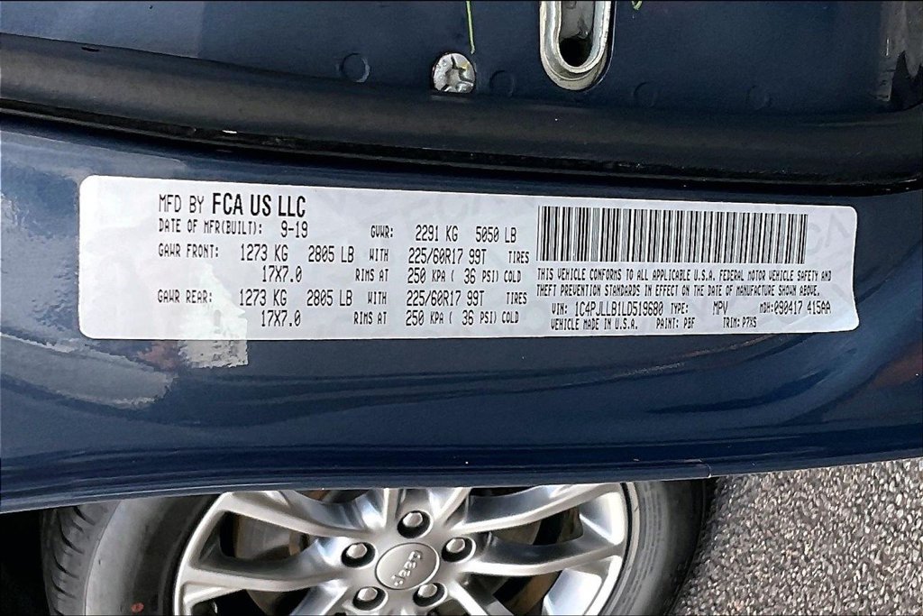 Used 2020 Jeep Cherokee Latitude Plus FWD image 20