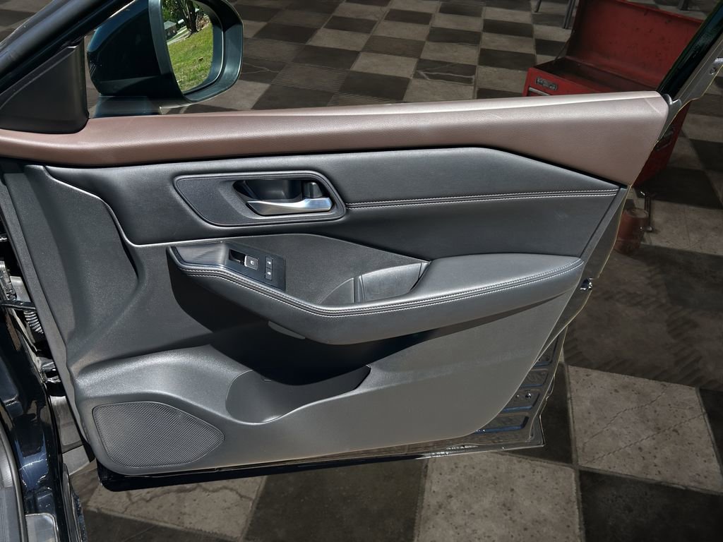 Used 2023 Nissan Rogue SL w/ SL Premium Package FWD image 11