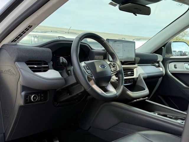 Certified 2025 Ford Explorer Active w/ Active Comfort Package AWD/4WD image 15