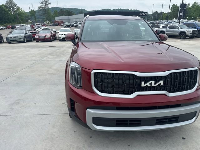 Used 2023 Kia Telluride EX w/ EX Captain's Chair Package FWD image 5