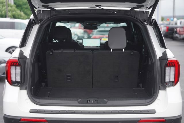 Certified 2025 Ford Explorer ST-Line w/ Premium Package RWD image 33