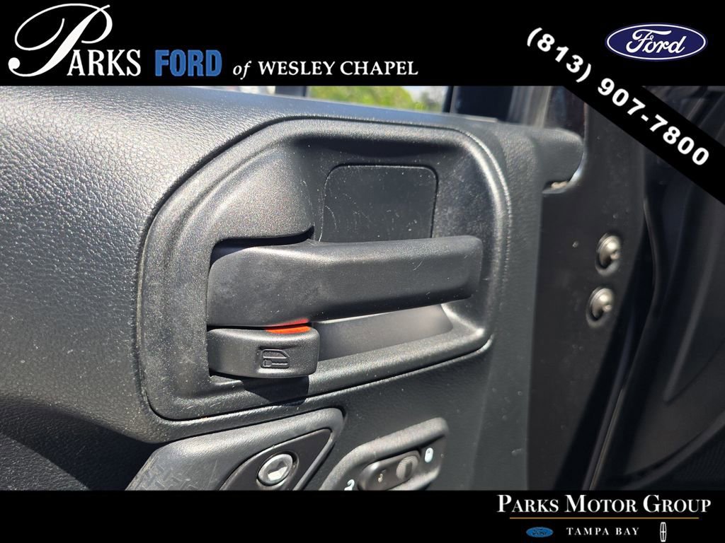 Used 2017 Jeep Wrangler Unlimited Rubicon AWD/4WD image 16