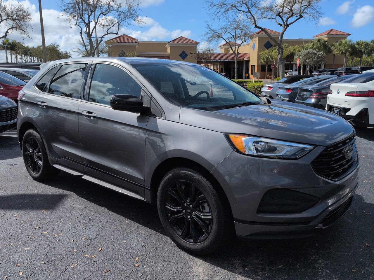 Certified 2022 Ford Edge SE w/ Black Appearance Package image 8