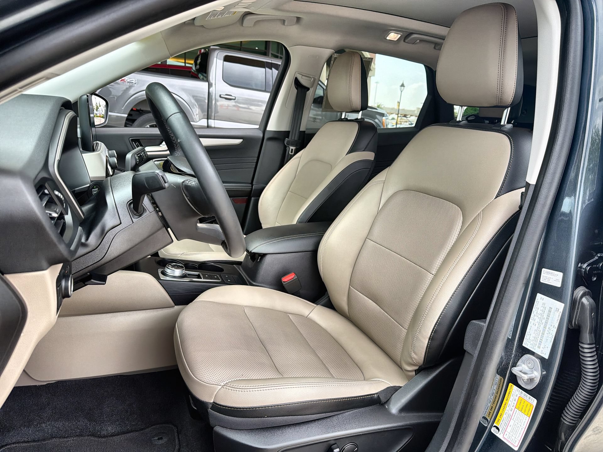 Certified 2022 Ford Escape SEL FWD image 11