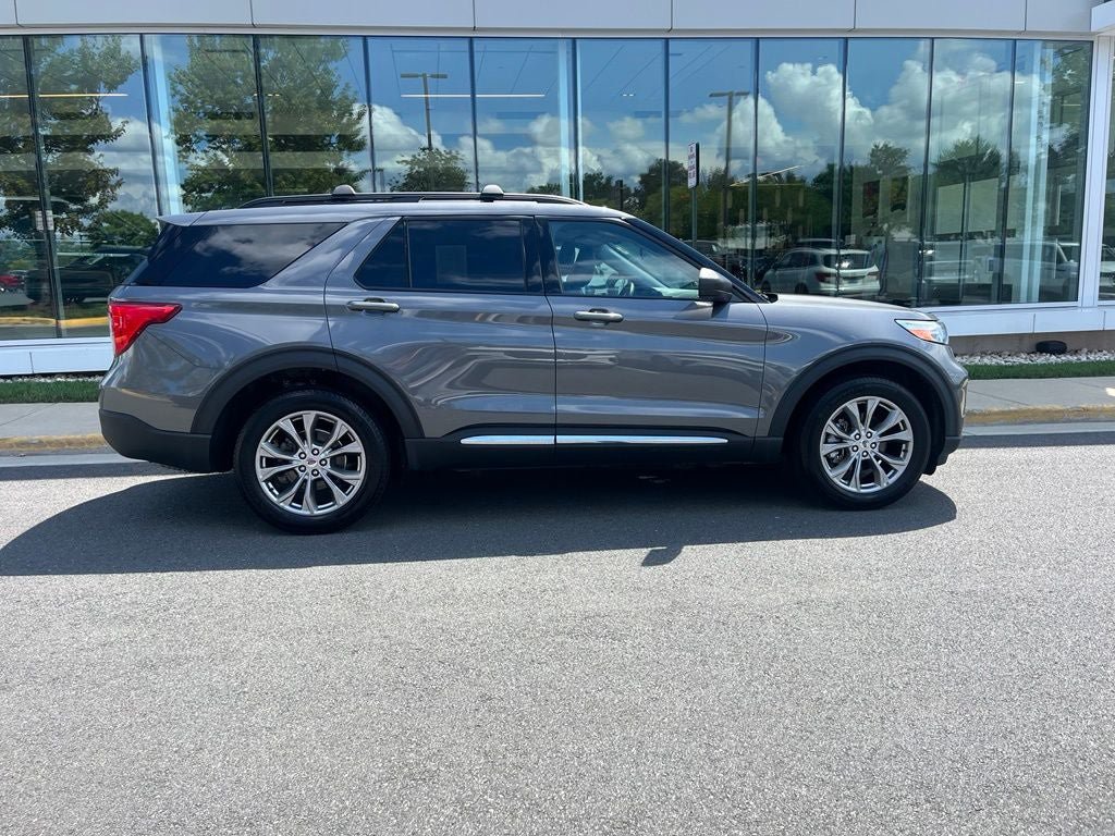 Certified 2023 Ford Explorer XLT w/ Equipment Group 202A AWD/4WD image 10