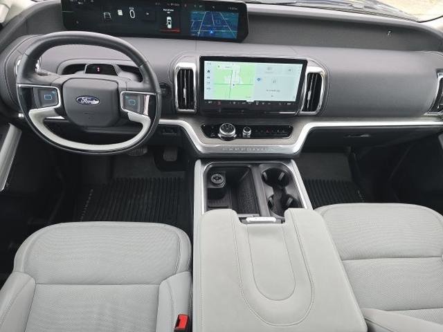 Certified 2025 Ford Expedition Platinum w/ Driver's Package image 6