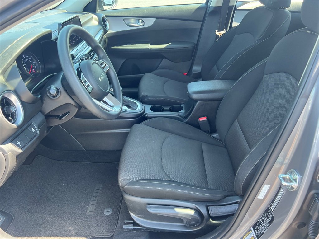 Used 2024 Kia Forte LXS image 9