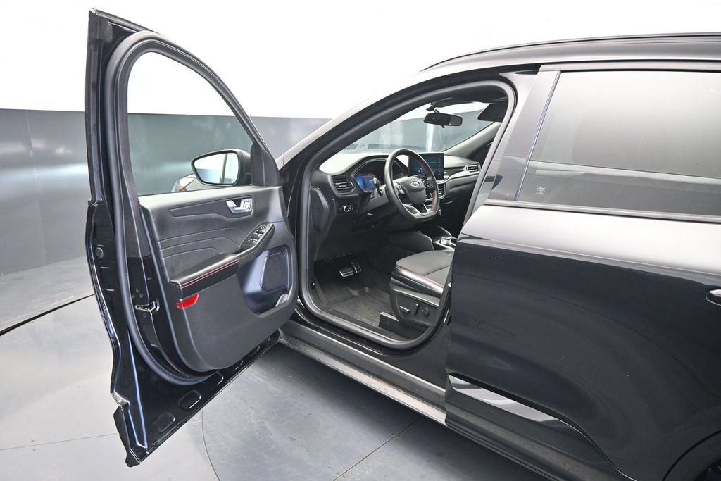 Certified 2023 Ford Escape ST-Line w/ Tech Pack #1 FWD image 8