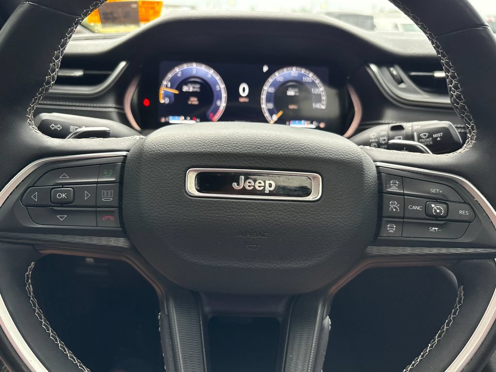 Used 2023 Jeep Grand Cherokee L Laredo AWD/4WD image 6