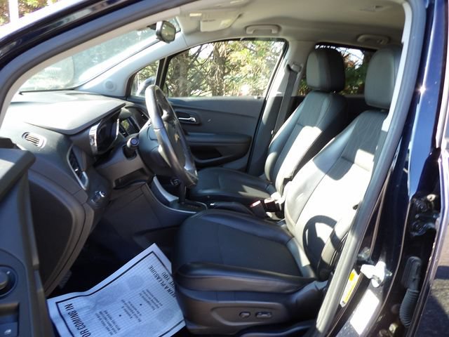 Used 2021 Chevrolet Trax LT w/ Driver Confidence Package FWD image 15
