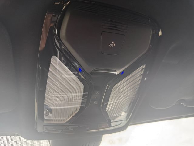 Used 2021 BMW X7 xDrive40i w/ M Sport Package AWD/4WD image 8