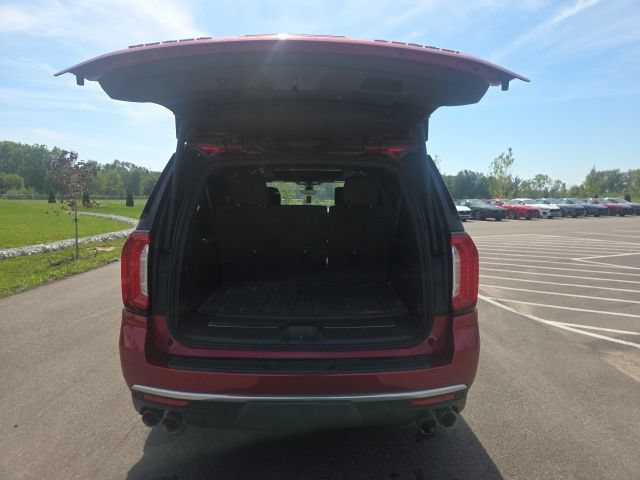 Used 2021 GMC Yukon XL Denali w/ Denali Ultimate Package AWD/4WD image 9