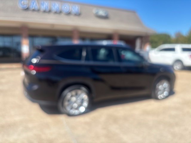 Used 2021 Toyota Highlander Limited FWD image 5