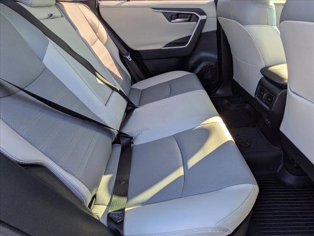 Used 2022 Toyota RAV4 Limited AWD/4WD image 18