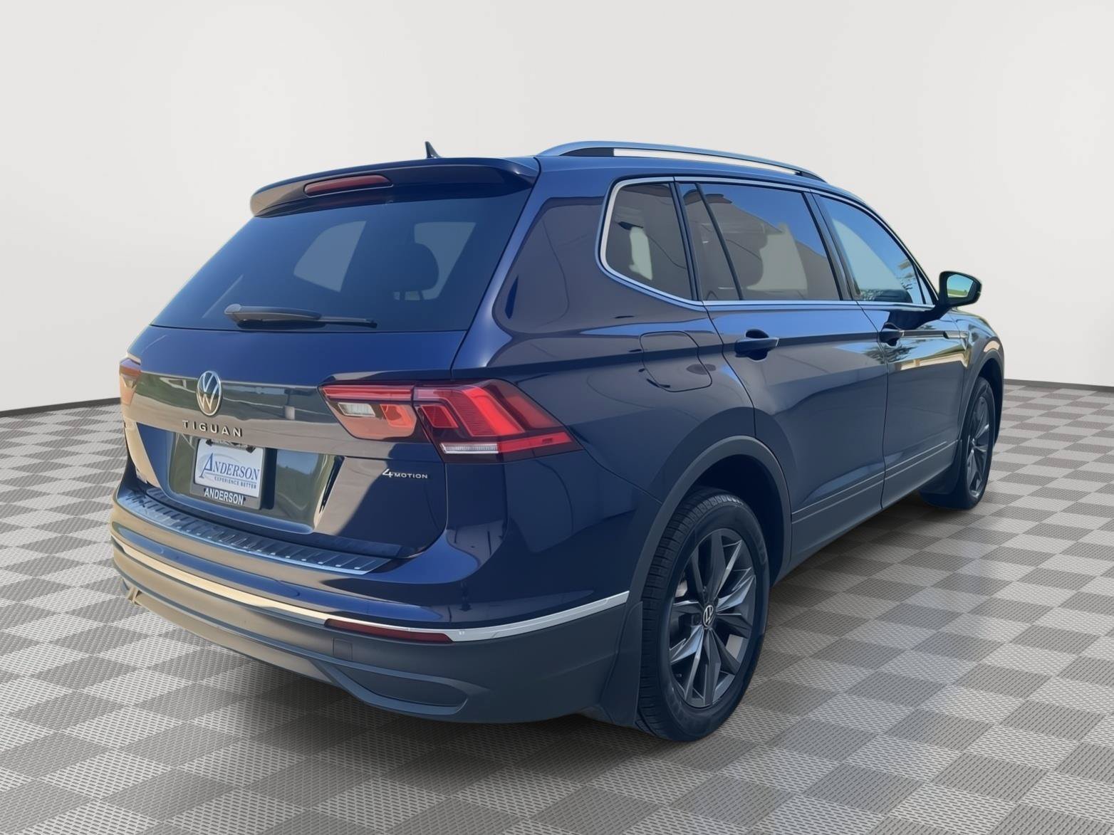 Used 2022 Volkswagen Tiguan SE AWD/4WD image 5