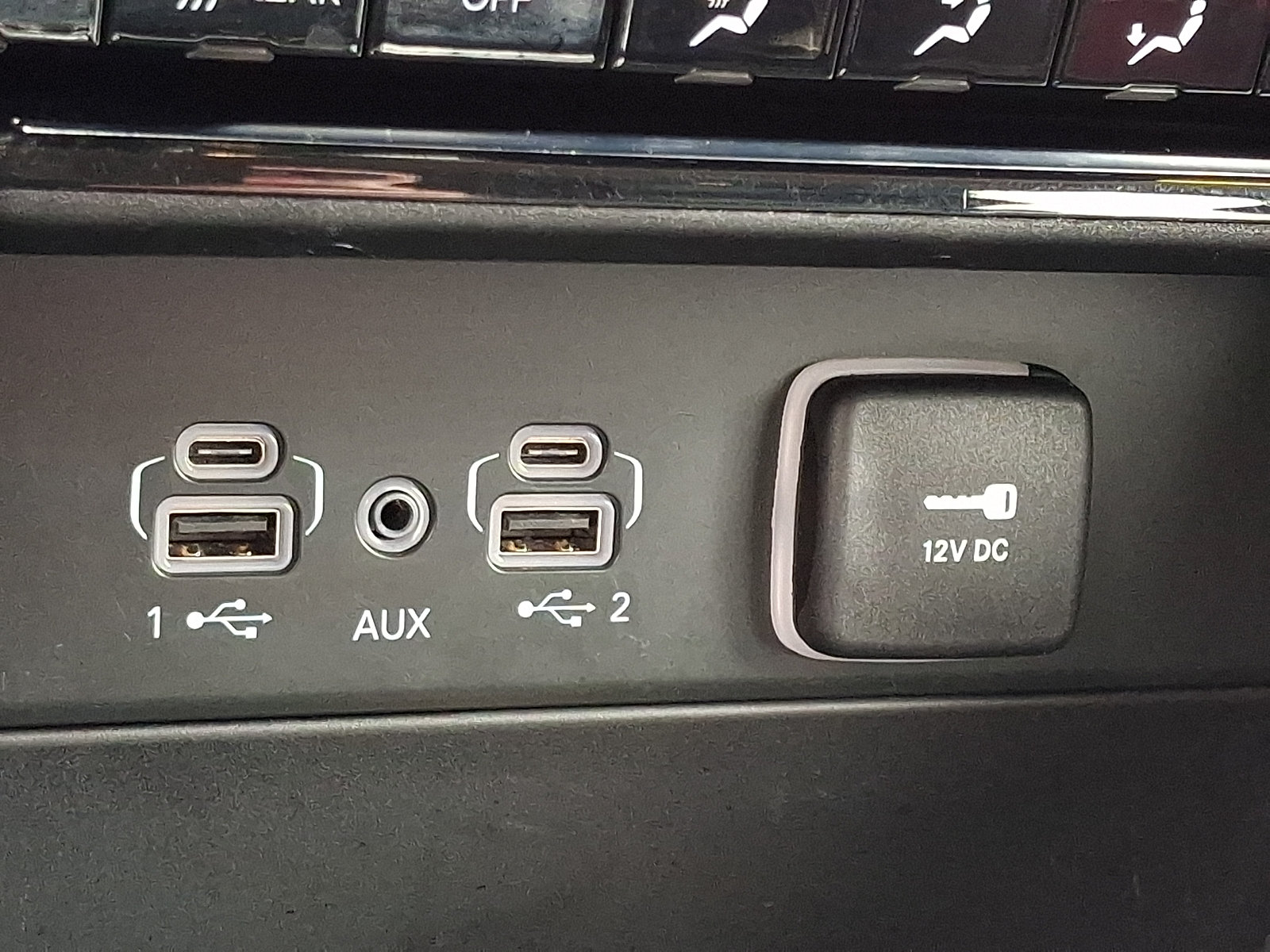 Used 2023 Jeep Grand Cherokee Limited AWD/4WD image 24