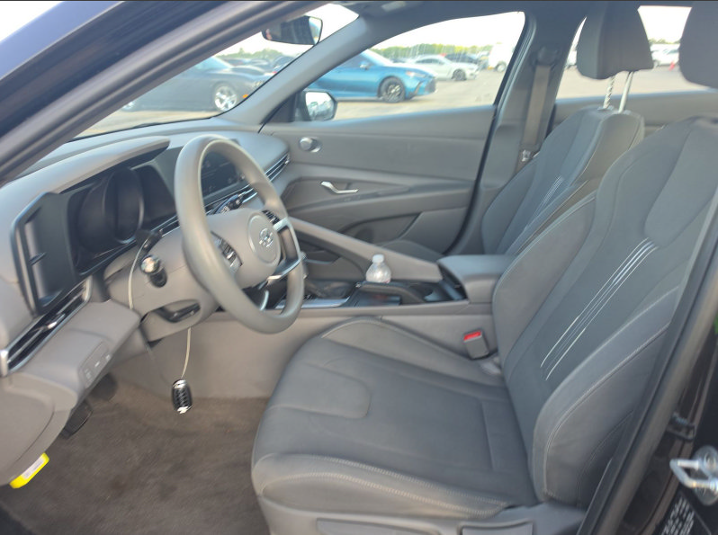 Used 2021 Hyundai Elantra SEL FWD image 5