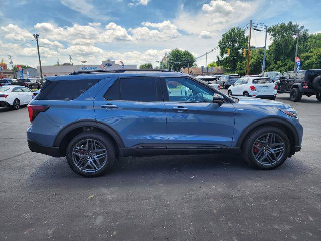 Certified 2025 Ford Explorer ST-Line w/ Premium Package AWD/4WD image 6