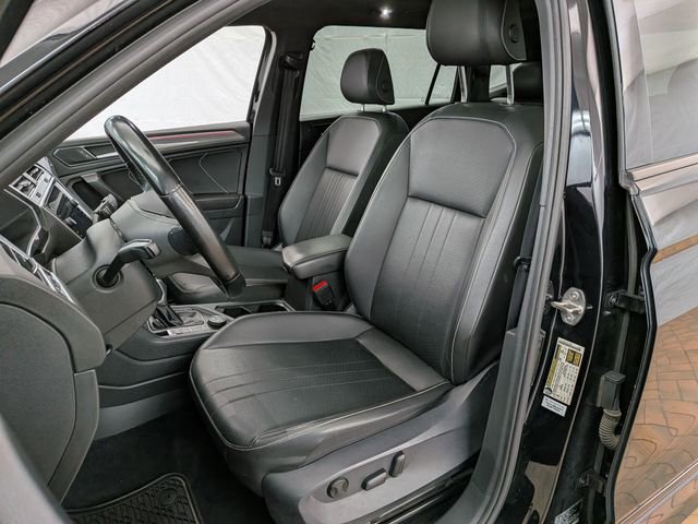 Used 2022 Volkswagen Tiguan SE R-Line image 11