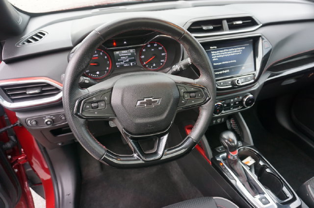 Used 2021 Chevrolet TrailBlazer RS w/ Sun and Liftgate Package FWD image 11