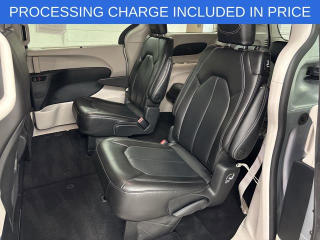 Used 2023 Chrysler Pacifica Touring-L FWD image 12