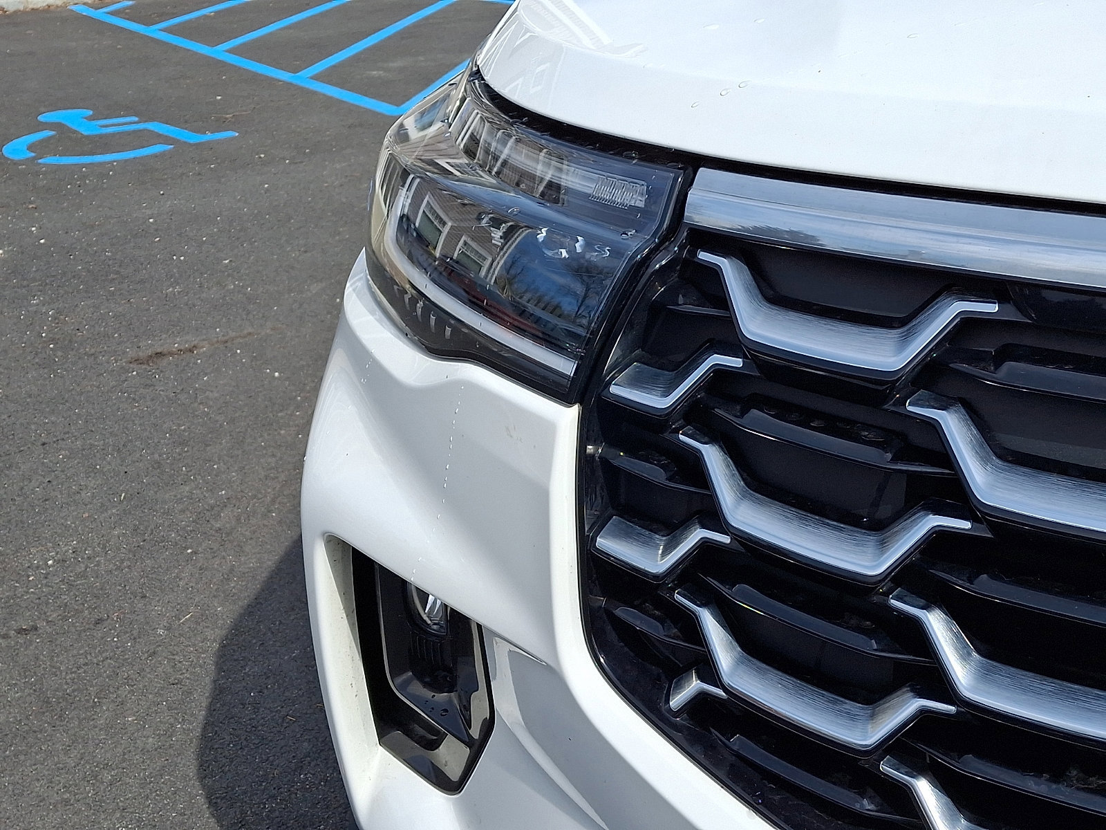 Certified 2025 Ford Explorer Platinum w/ LUX Leather Package image 10