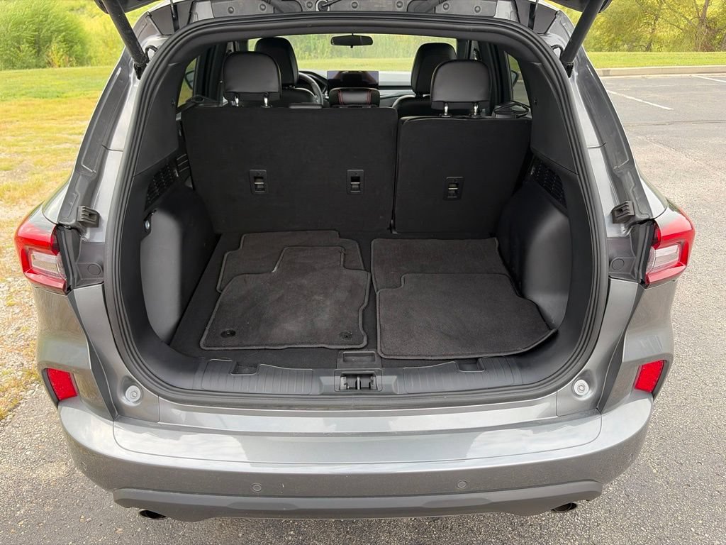 Certified 2024 Ford Escape ST-Line AWD/4WD image 6