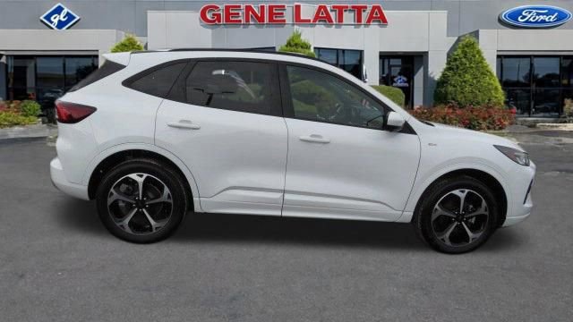 Certified 2023 Ford Escape ST-Line Select w/ Tech Pack #2 image 6