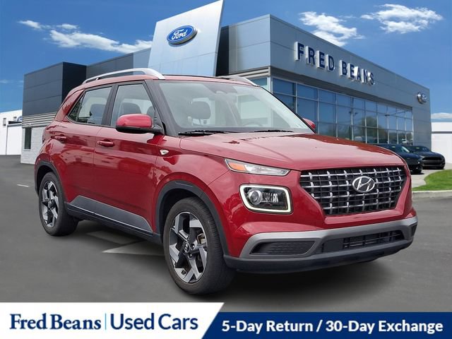 Used 2023 Hyundai Venue Limited FWD image 1