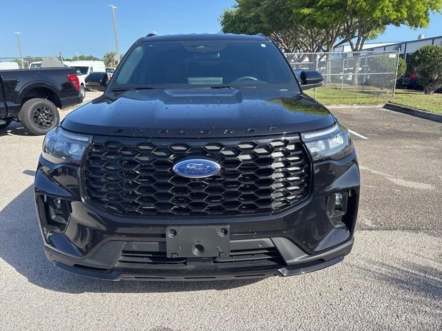 Certified 2025 Ford Explorer ST-Line w/ Premium Package image 2