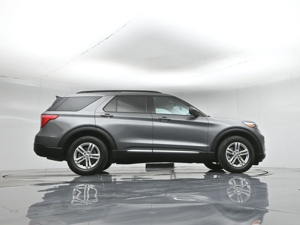 Certified 2023 Ford Explorer XLT image 6