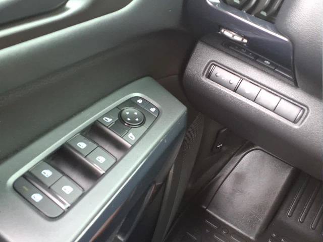 Used 2024 Nissan Pathfinder SV w/ Black Appearance Package AWD/4WD image 23