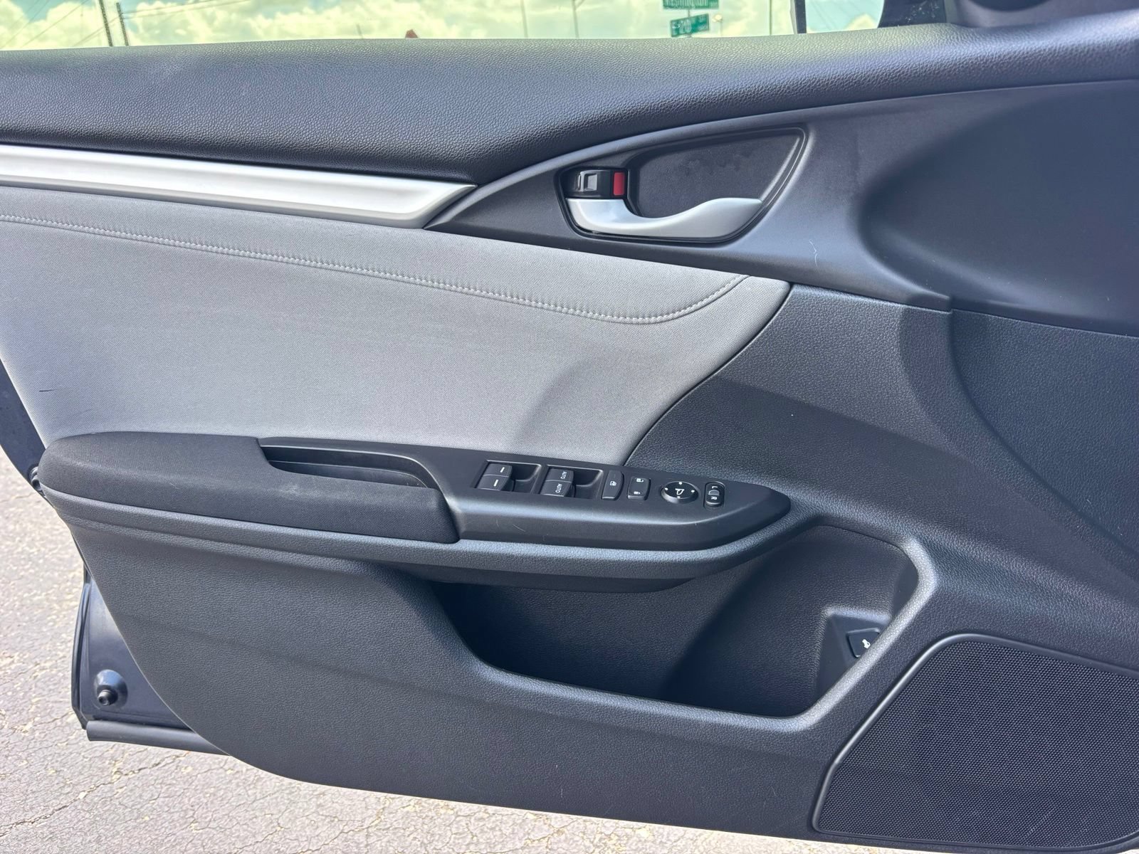 Used 2019 Honda Civic EX image 12