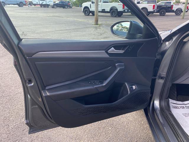 Used 2022 Volkswagen Jetta SE FWD image 14
