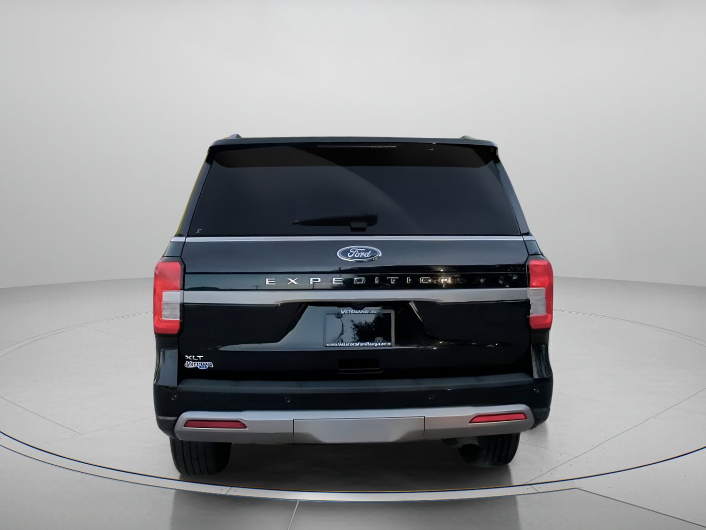 Certified 2024 Ford Expedition XLT RWD image 23