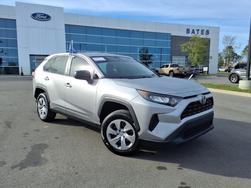 Used 2022 Toyota RAV4 LE image 7