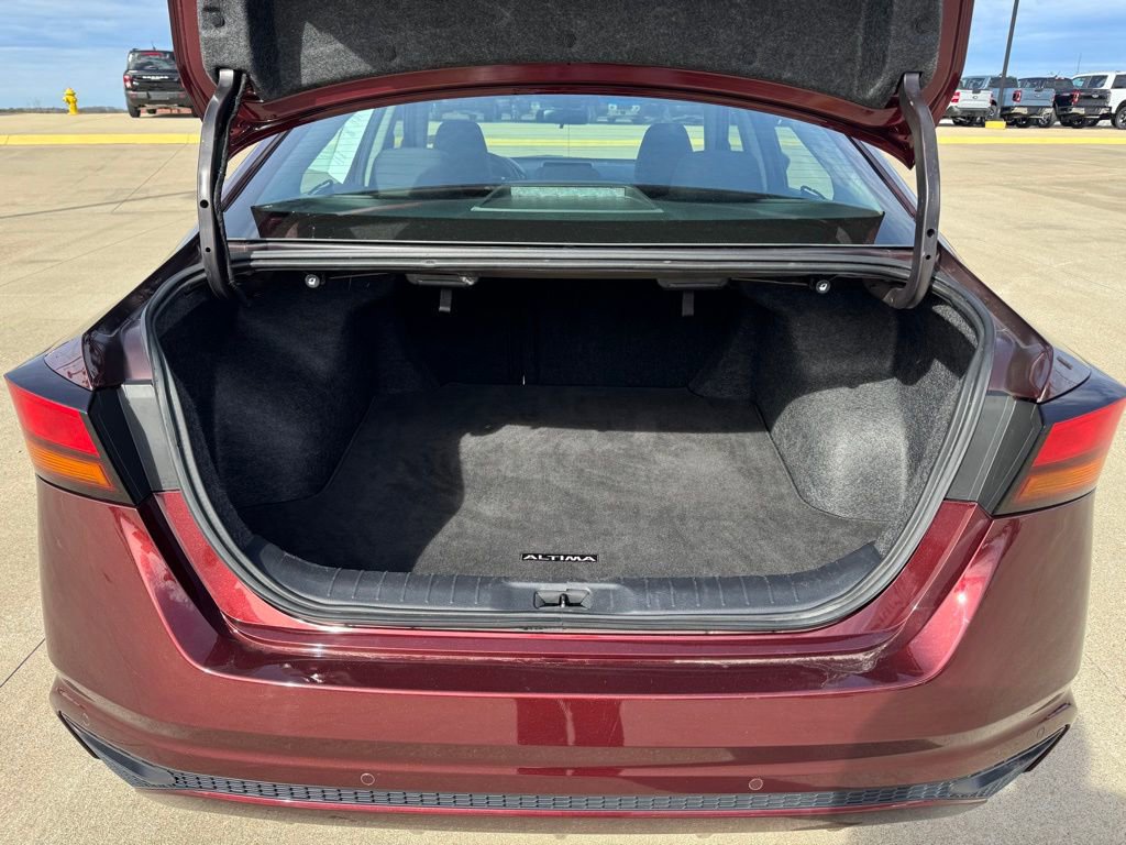 Used 2025 Nissan Altima 2.5 SV image 33