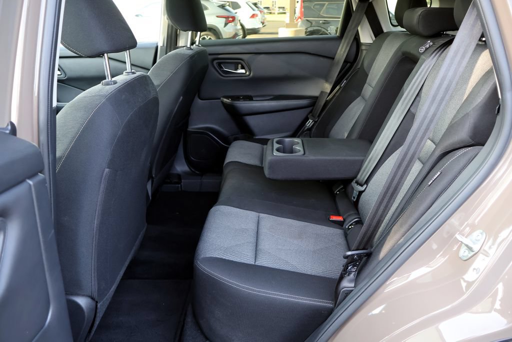 Used 2025 Nissan Rogue SV AWD/4WD image 26