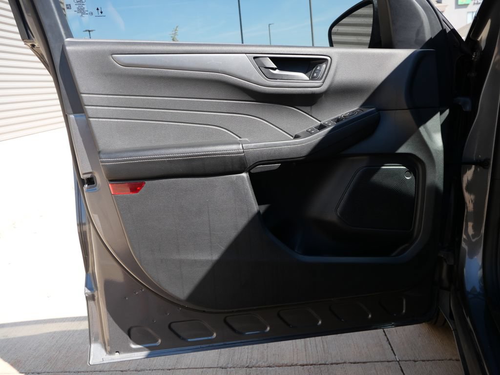 Certified 2025 Ford Escape Active AWD/4WD image 17