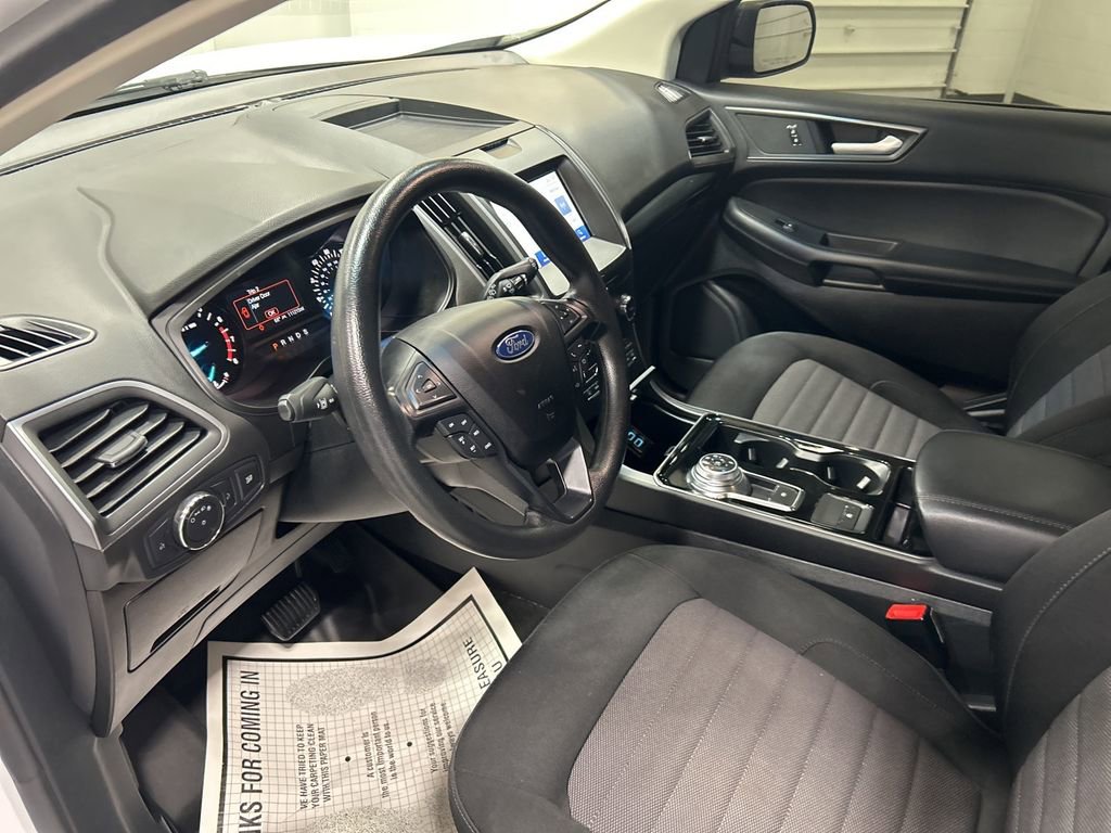 Certified 2020 Ford Edge SE image 16
