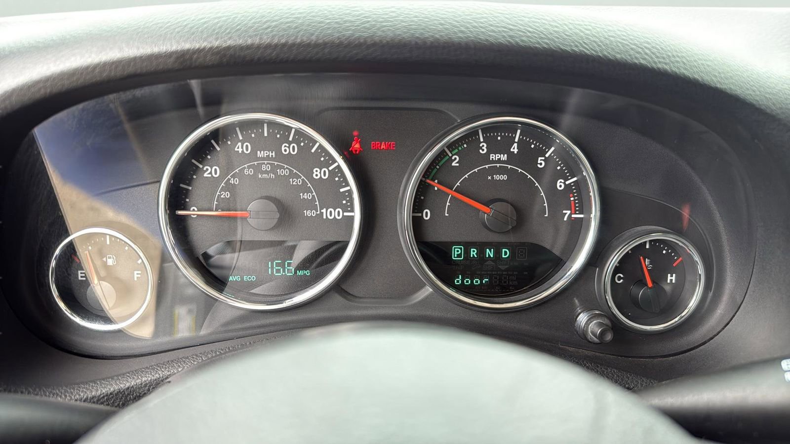 Used 2018 Jeep Wrangler Unlimited Sahara AWD/4WD image 14