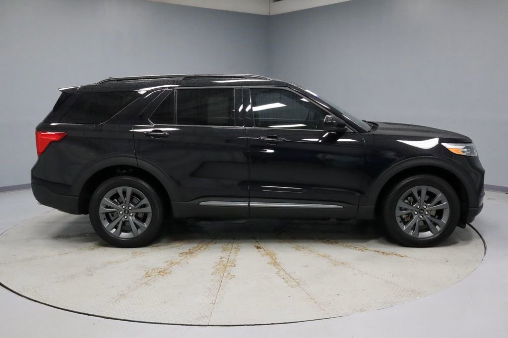 Certified 2024 Ford Explorer XLT w/ Equipment Group 202A AWD/4WD image 12